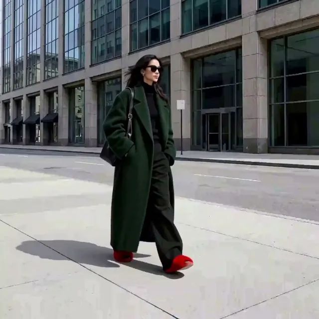 Person repeating the same movement over and over in a seamless loop